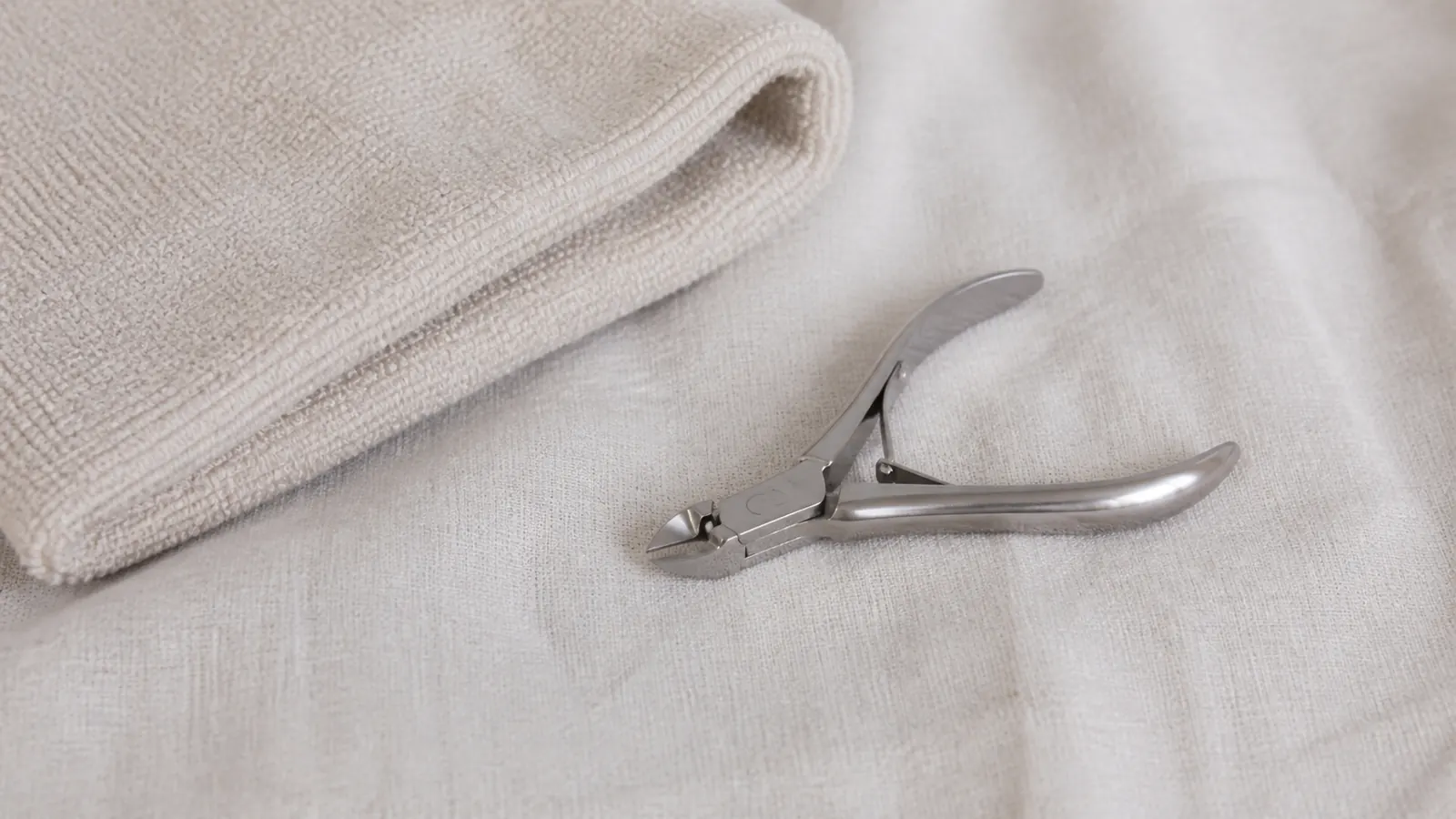 Trimming claws
